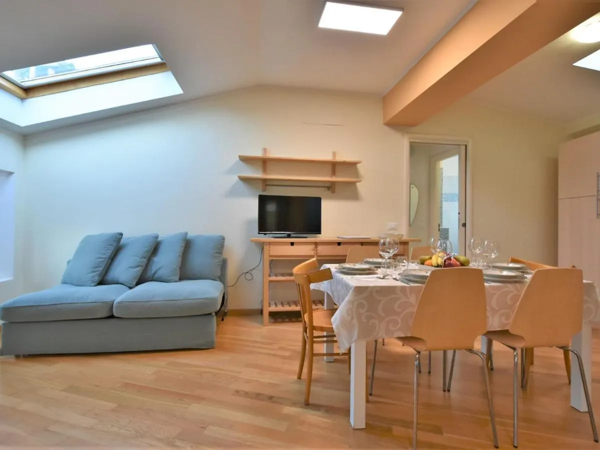 Apartment Duomo Mansarda By Interhome Iseo