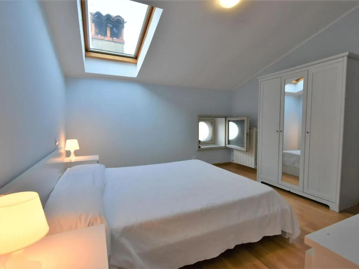 Apartment Duomo Mansarda By Interhome Iseo
